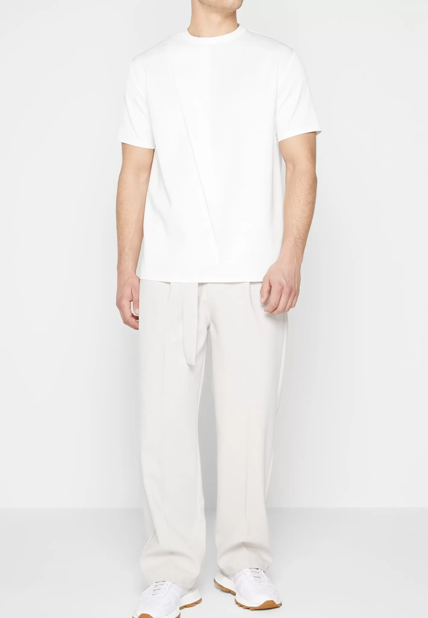 T-Shirt with Pleat - Off -Manière De Voir Store